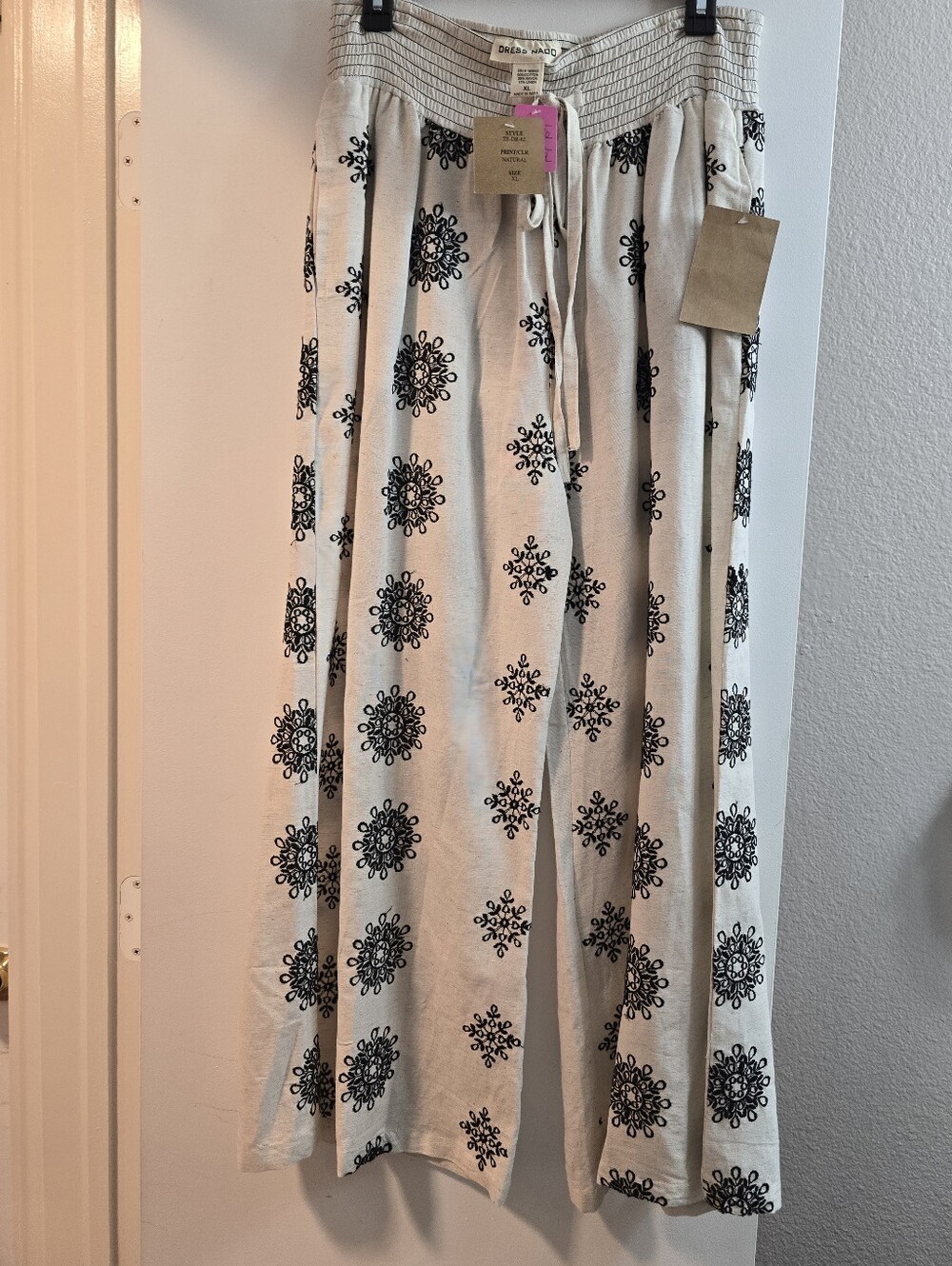 19 Dress NAOO Cream Wide-Leg Palazzo Pants with Black Medallion Embroidery
